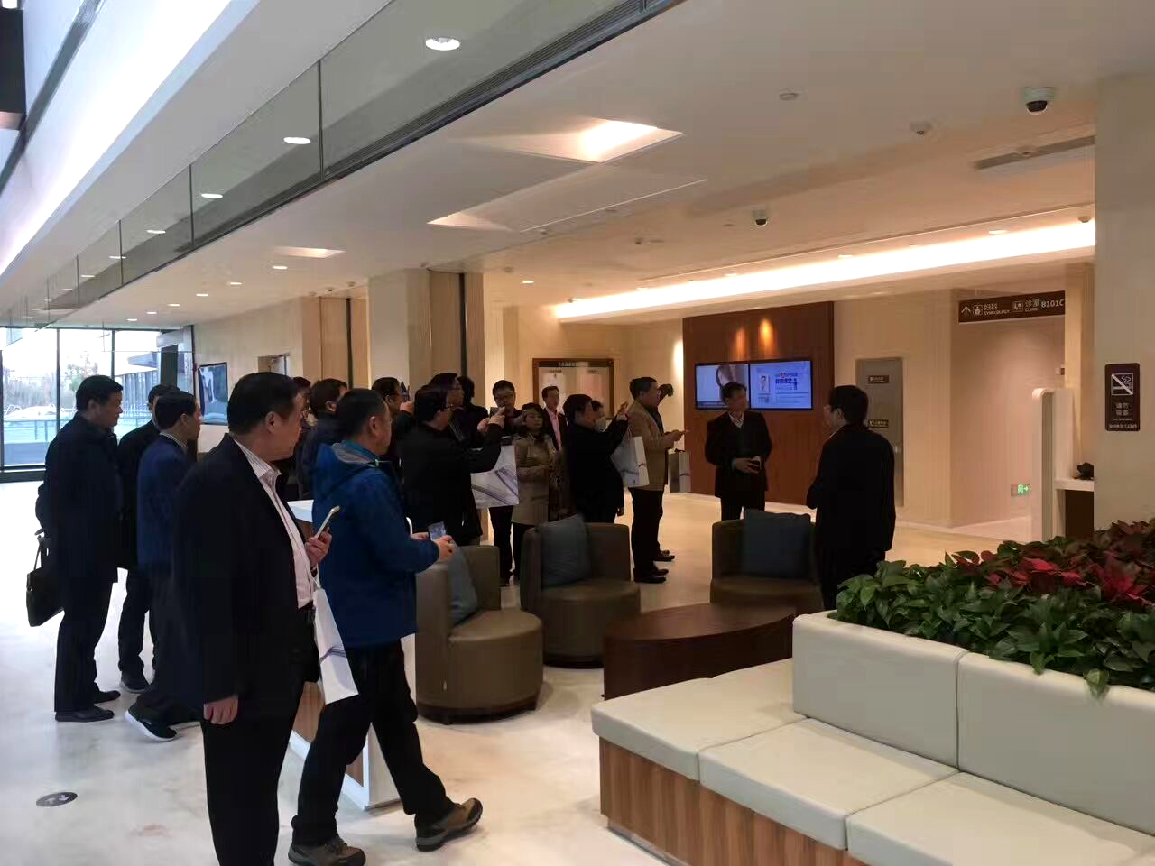 服務(wù)不夠“有形”醫(yī)院專用門(mén)企業(yè)需讓“有形化”服務(wù)持久